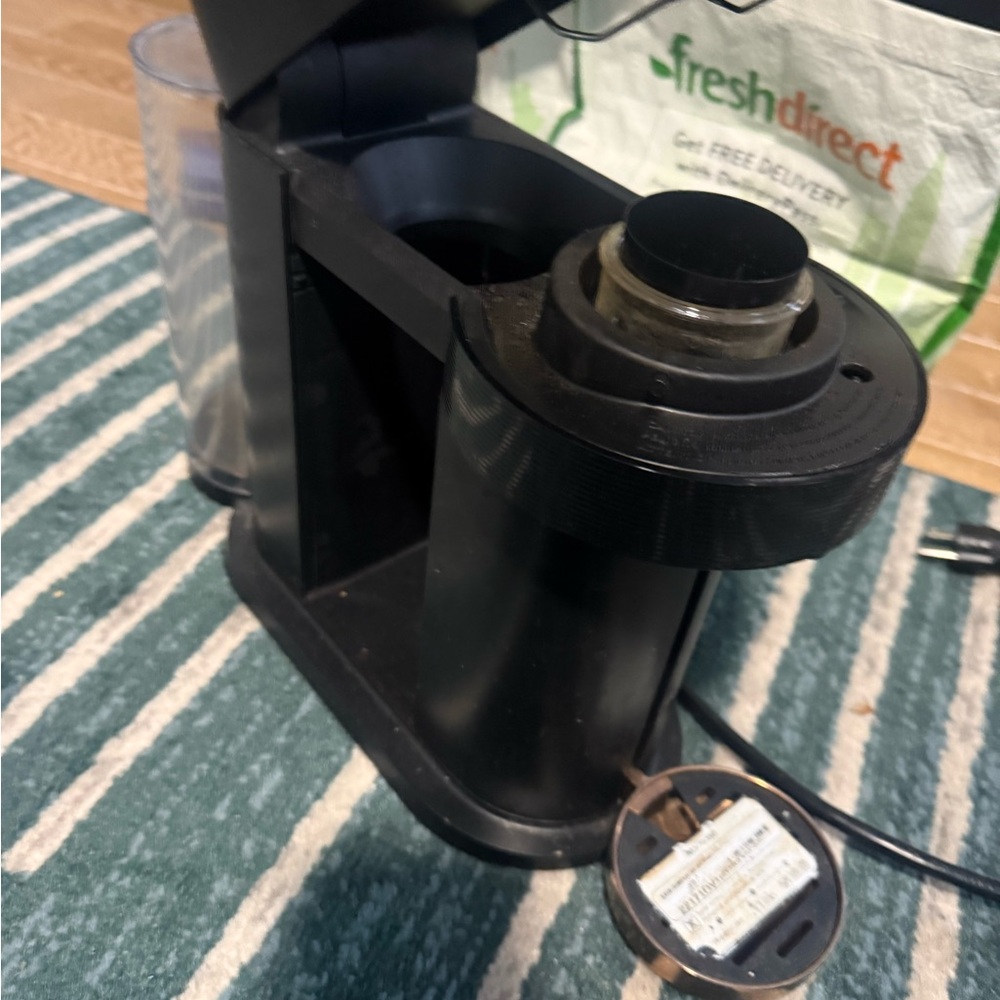Nespresso Verturo Rose Gold and Black Coffee Maker - Picture 7 of 11